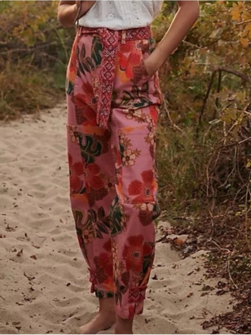 FARM RIO Esperanza Pink Floral Tie-Waist Cropped Pants - Picture 3 of 11